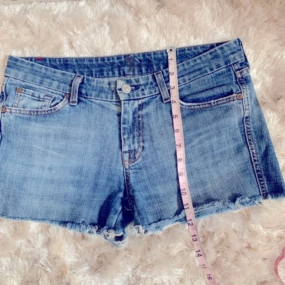 7 for all Mankind A pocket Embellished Denim Jean Shorts Women’s size 29 - Picture 4 of 7